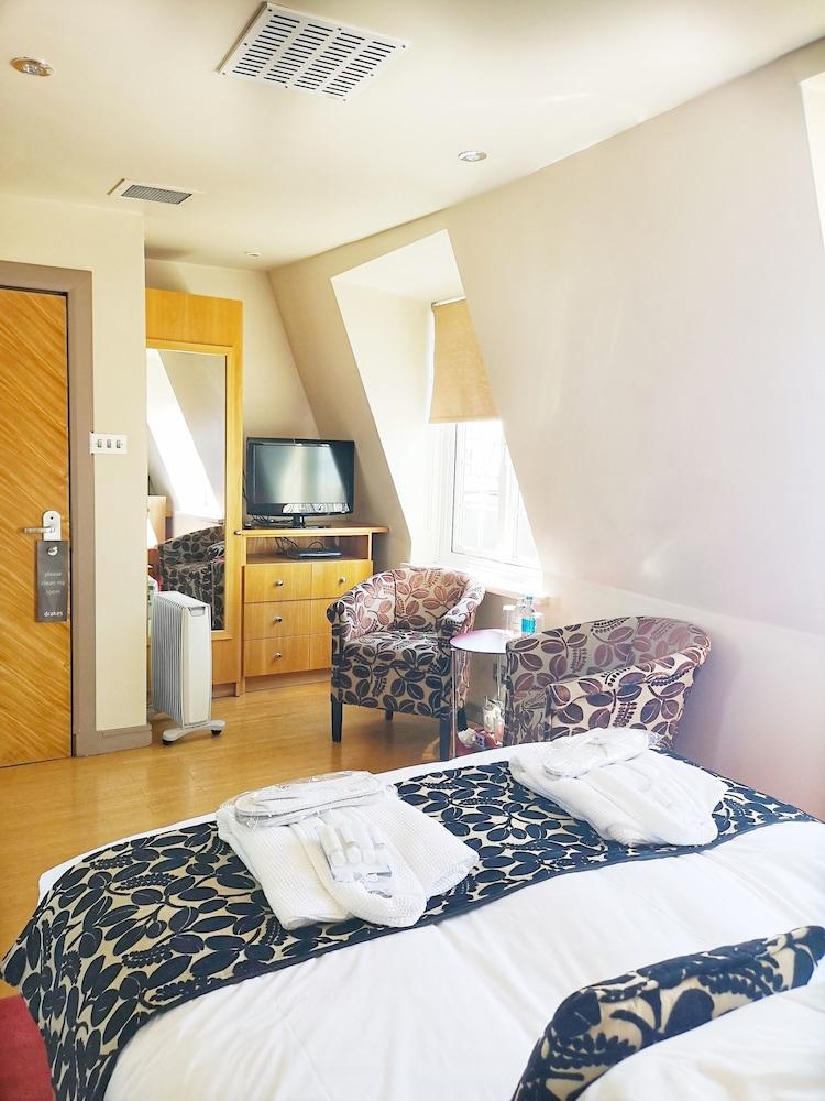 Drakes Hotel 4*