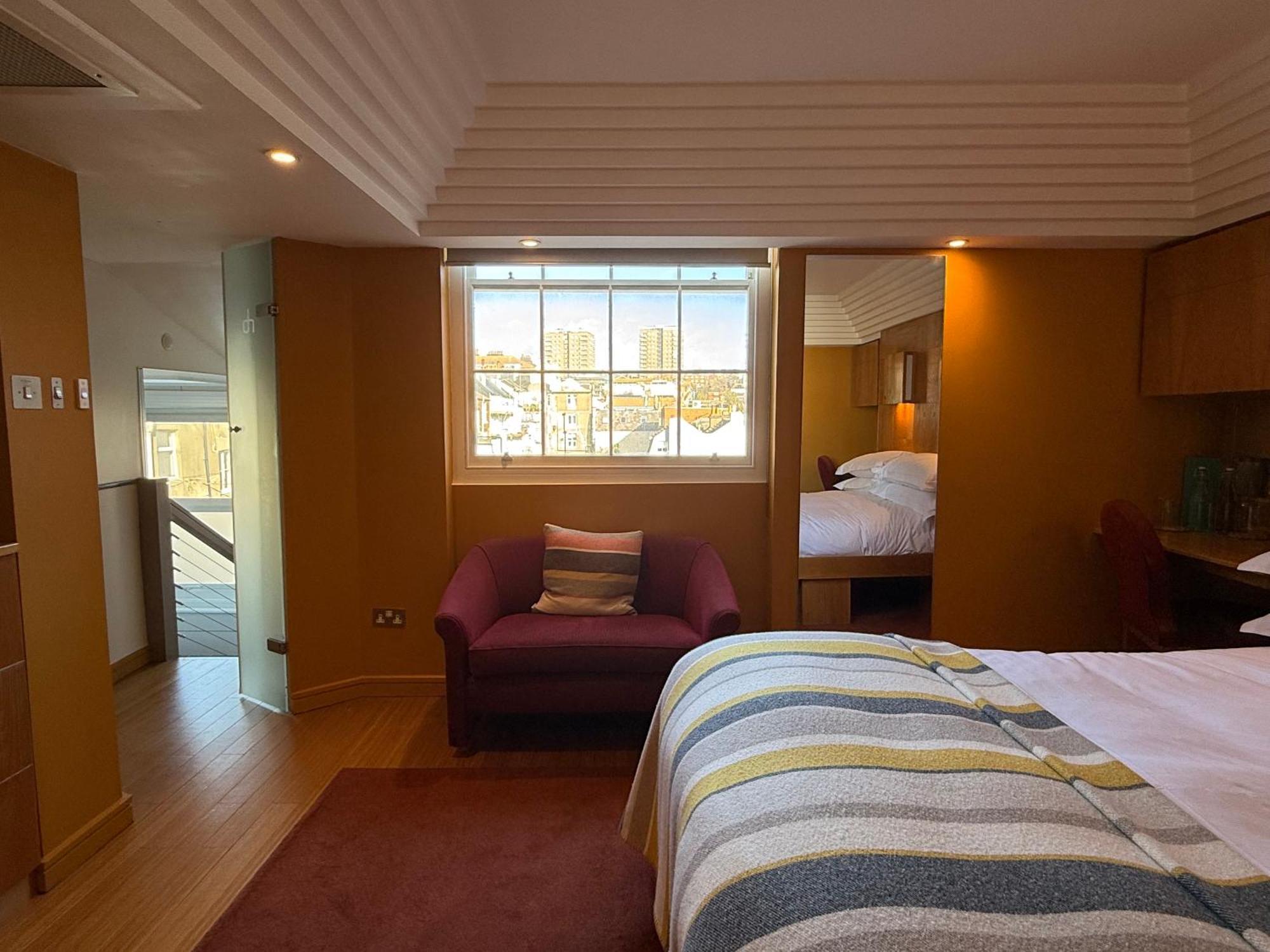 Drakes Hotel 4*