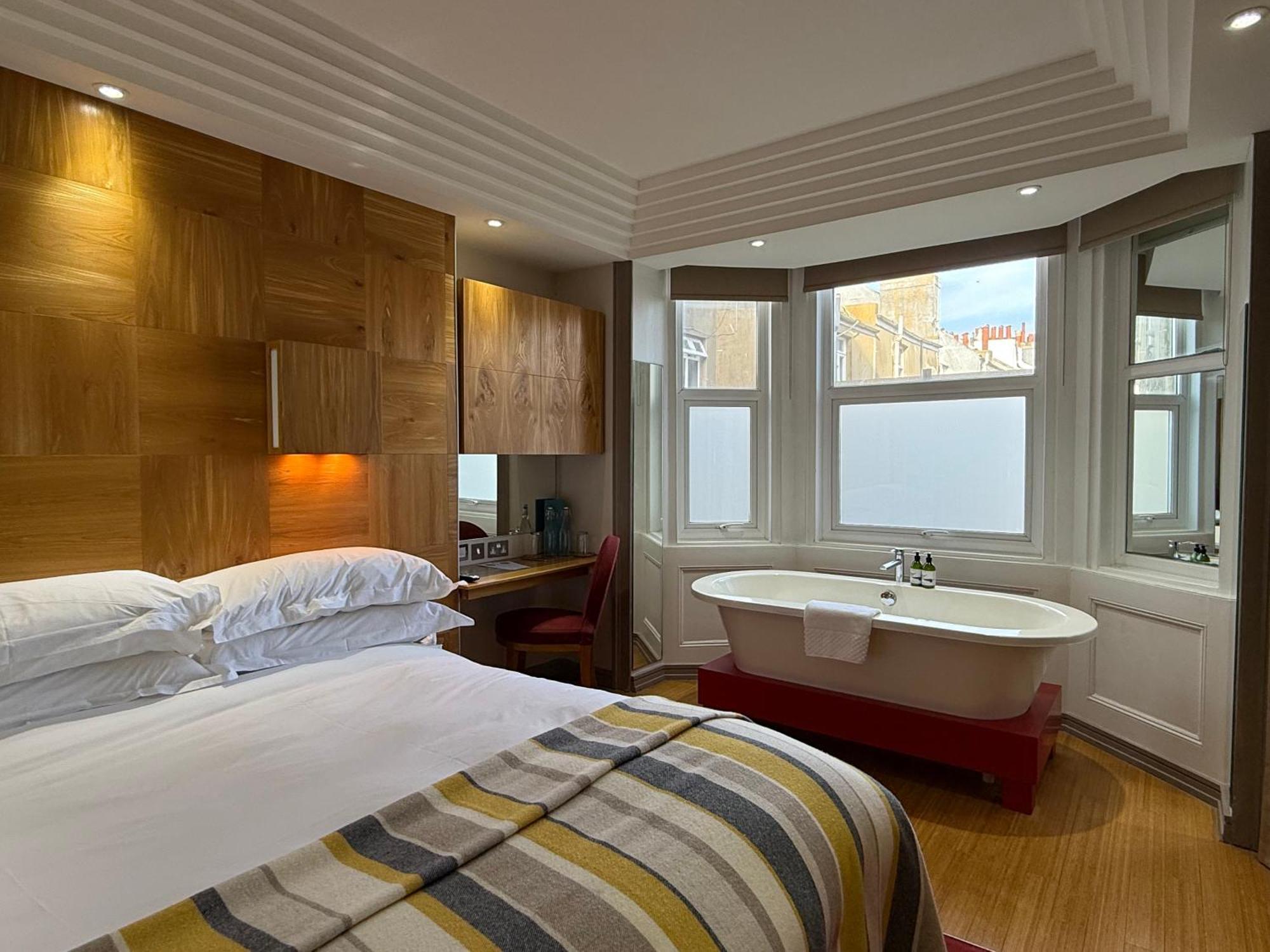 Hotel Drakes 4*
