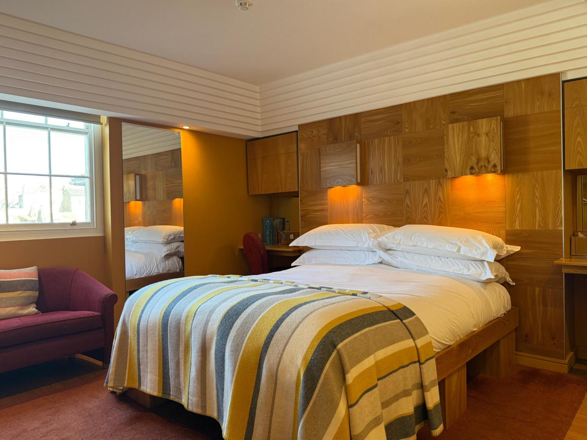 Drakes 4* Hove