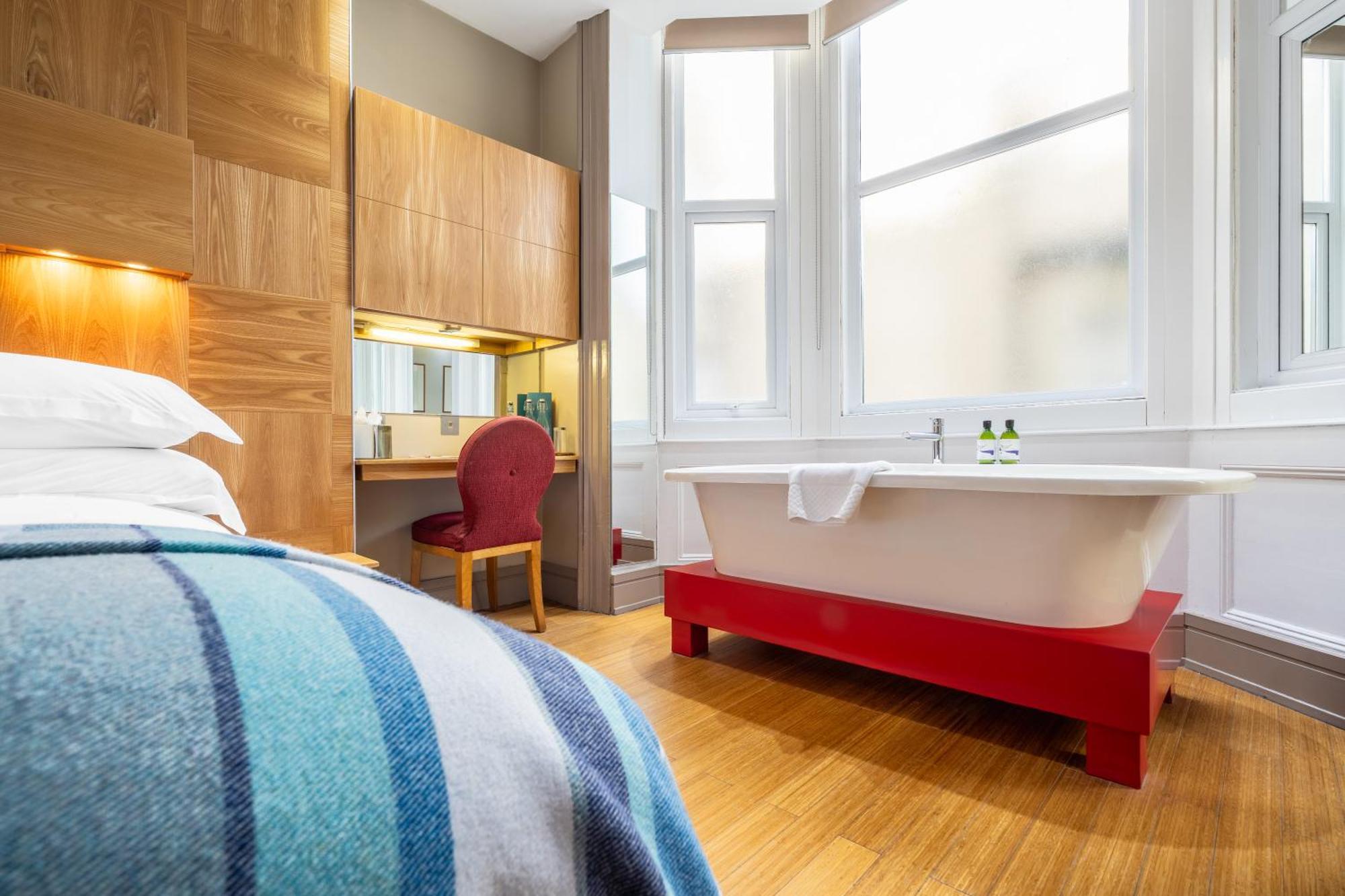 Drakes Hotel 4*