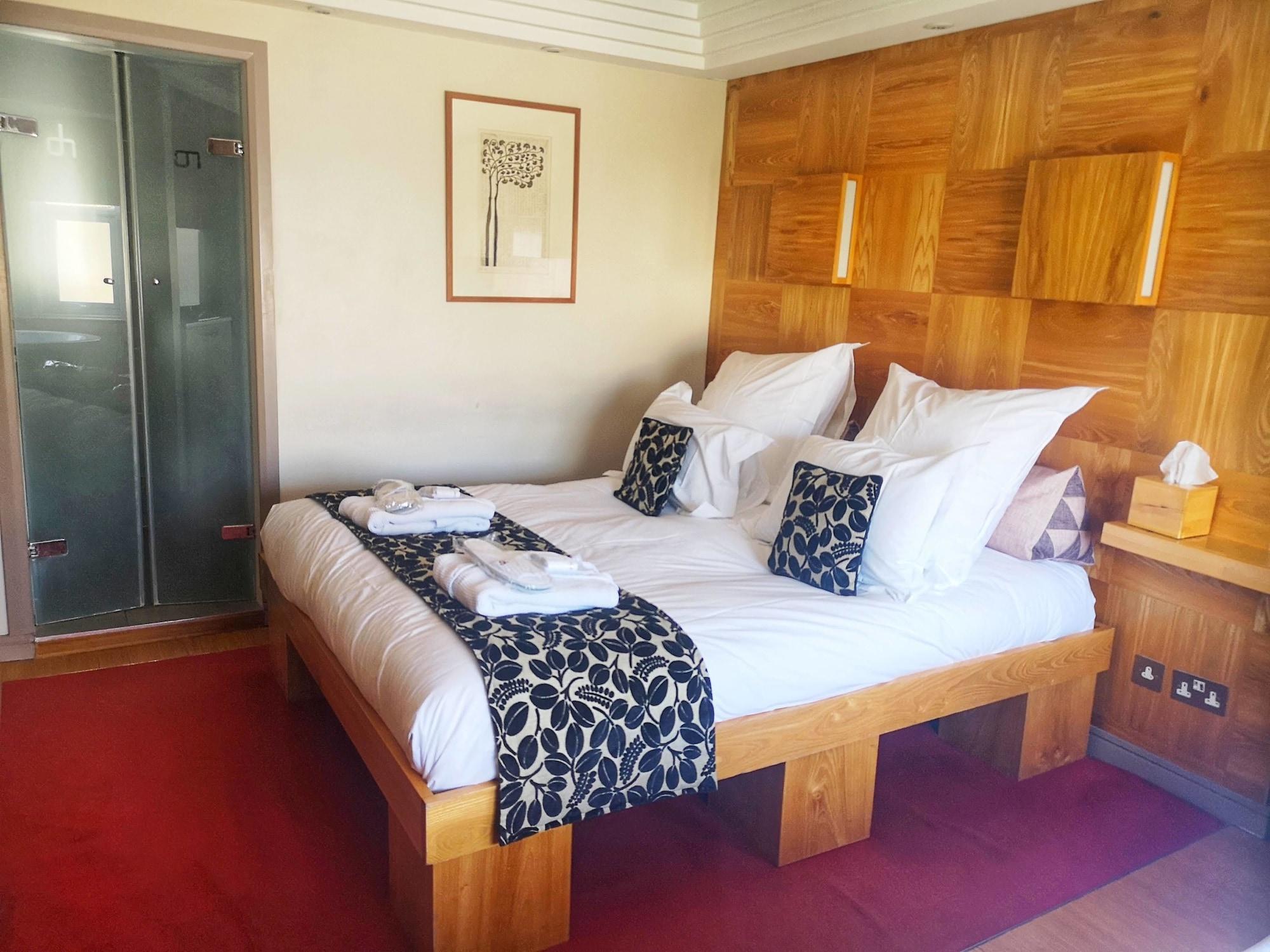 Drakes Hotel 4*