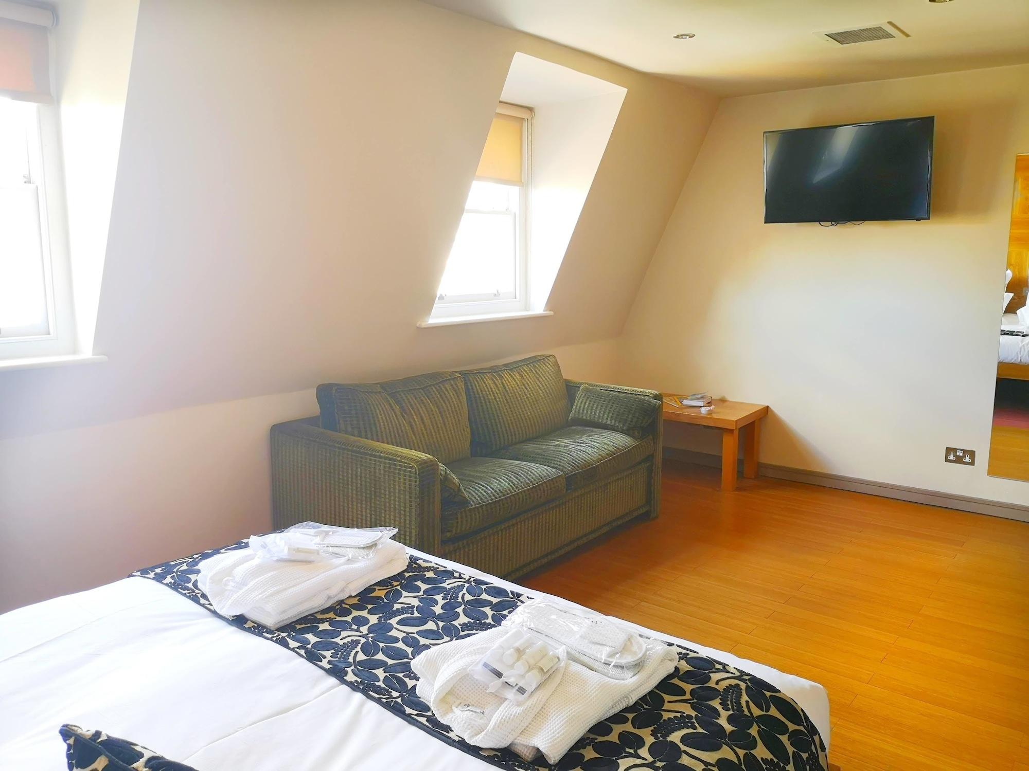 Drakes Hotel 4*