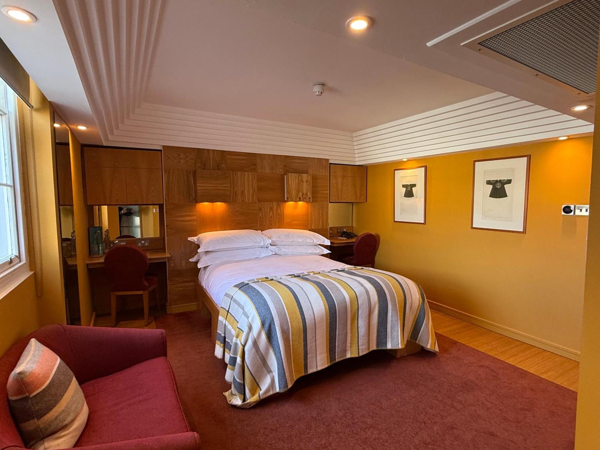 Drakes Hotel 4*